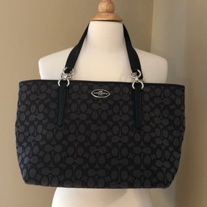 Coach shoulder tote black